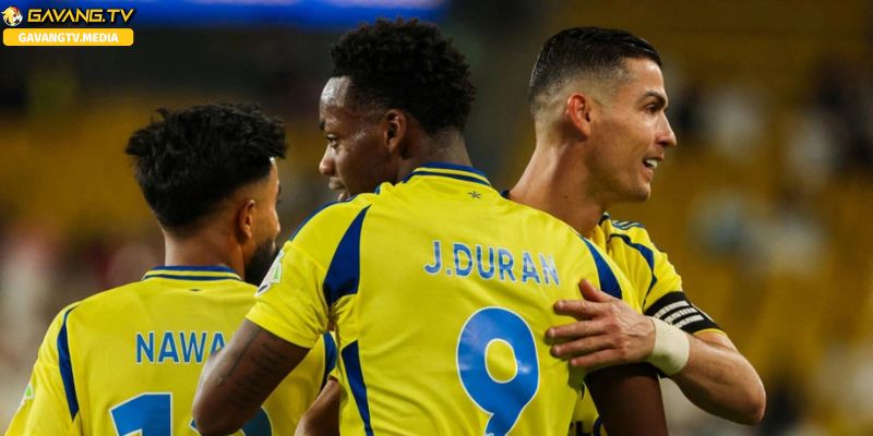 Ronaldo ghi bàn Al Nassr tiến vào bán kết